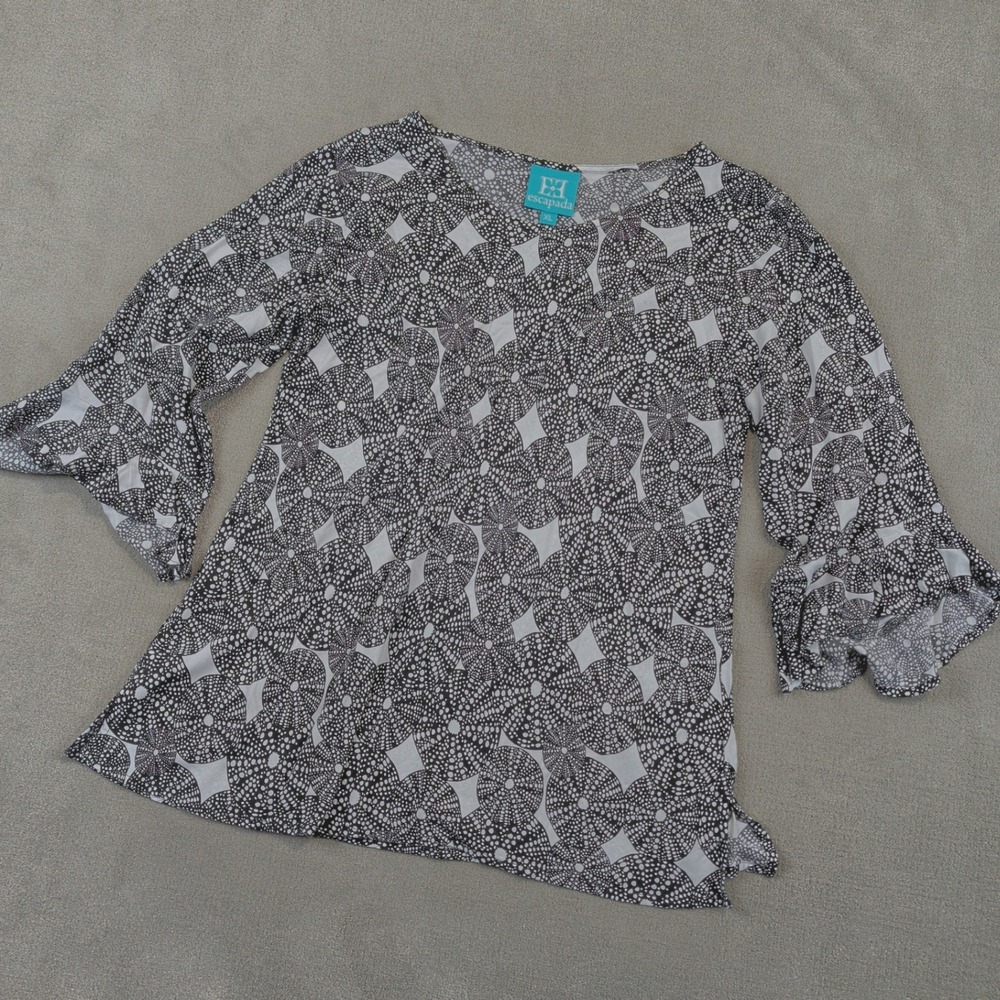 Escapada Top Women XL Black White Sand Dollar Rayon Ruffle Sleeve Blouse Tunic